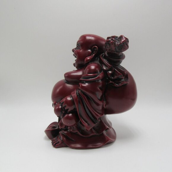 Vintage Traveling Laughing Buddha resin 'cinnabar' figurine - 5 1/2" - Picture 3 of 8